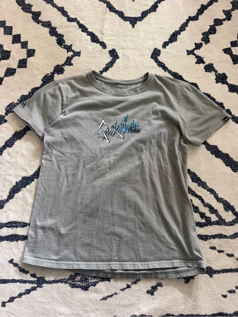 Y2K Mens Gray Graphic Tee with Blue Accent - Quiksilver size S